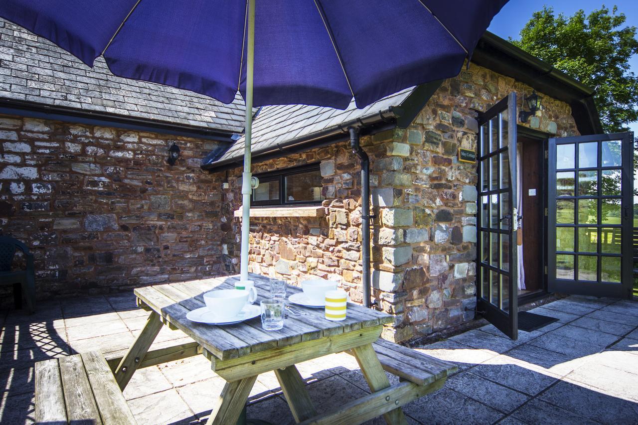 Three Gates Farm Holiday Cottages Huntsham Exterior photo