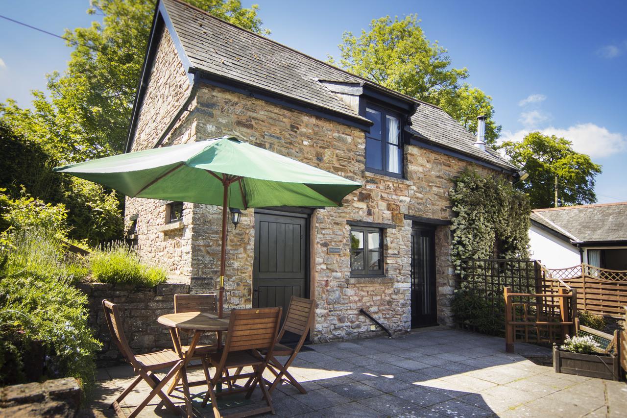 Three Gates Farm Holiday Cottages Huntsham Exterior photo