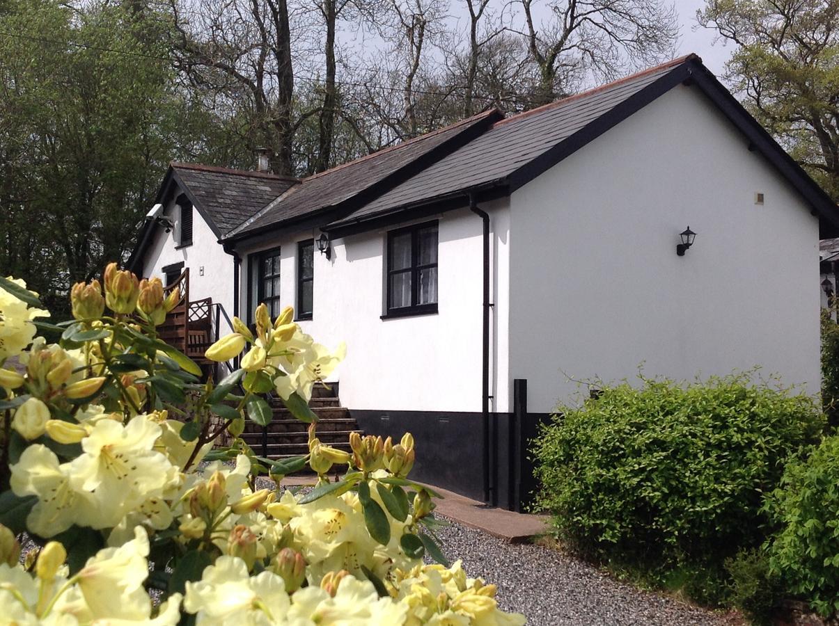 Three Gates Farm Holiday Cottages Huntsham Exterior photo